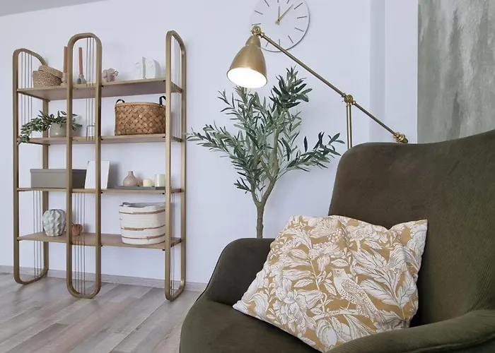 Evergreen Escape Apartment Coresi
